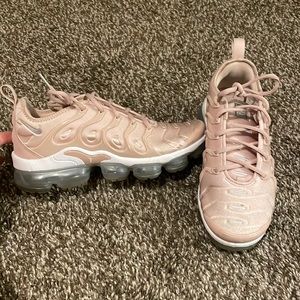 Vapor max plus “pink Oxford “